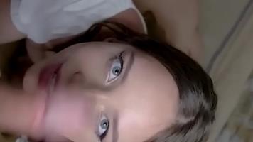 Kate Kuray garota linda videos engolindo gozo boca sem perde uma gota